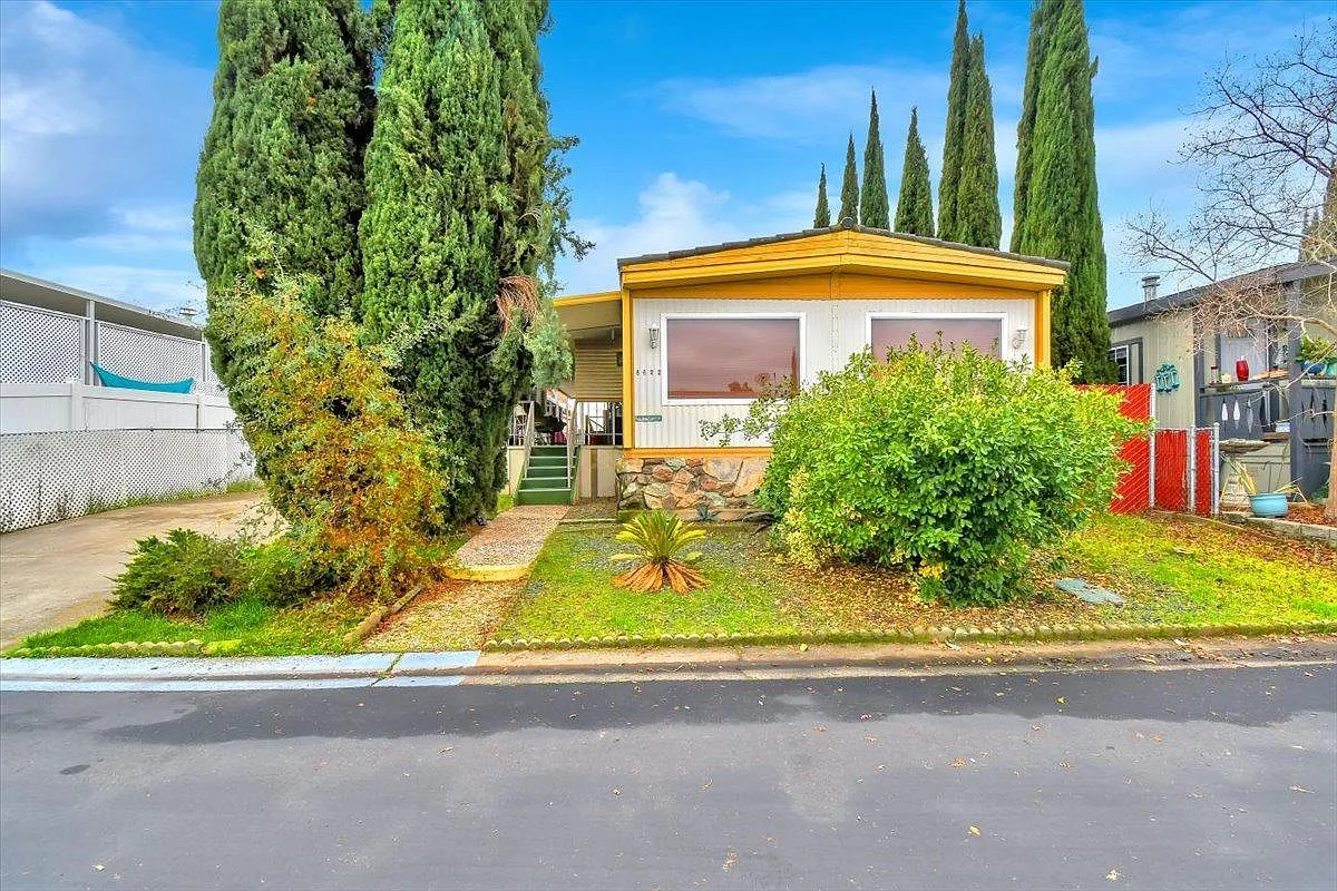 8622 Beauxart Cir photo 1