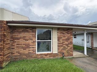 9024 Amour Dr, Chalmette, LA 70043
