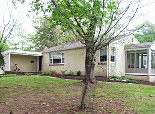 16 Den Herder Dr, Somerset, NJ