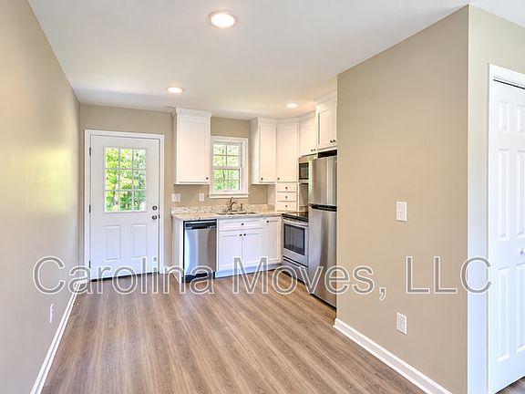 5th image of 3657 Farrs Bridge Rd Unit B
