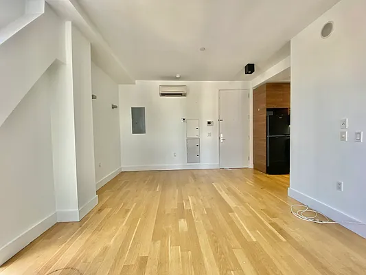 Rented by Simply Brooklyn Realty Inc | media 41
