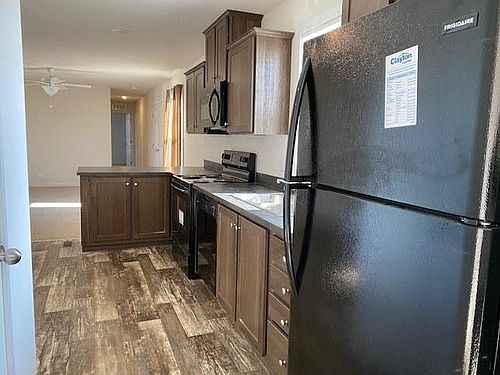 4th image of 1723 Eastwood St
