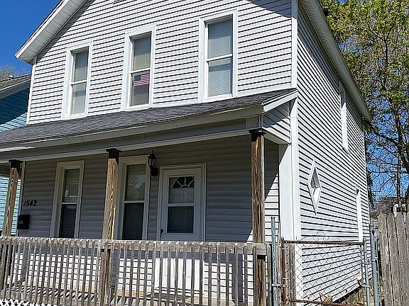 5th image of 1542 Broadway Ave NW