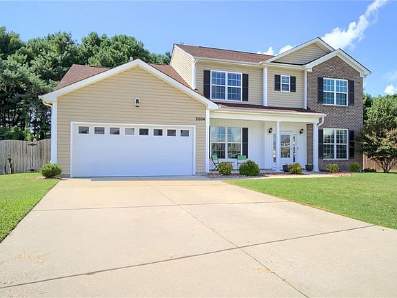 3rd image of 2604 Hutchinson Pl
