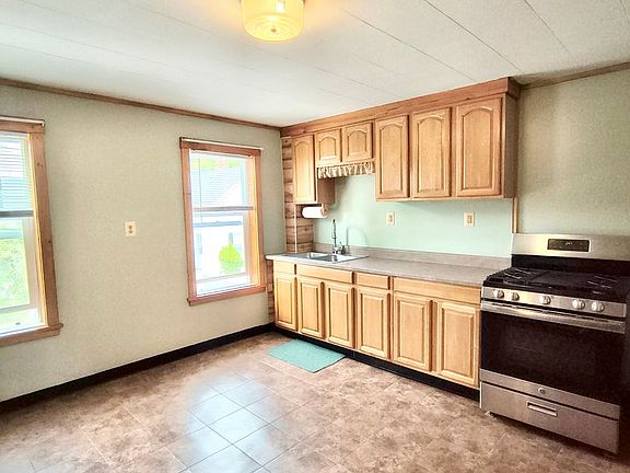 3rd image of 48 Bentley St APT 2