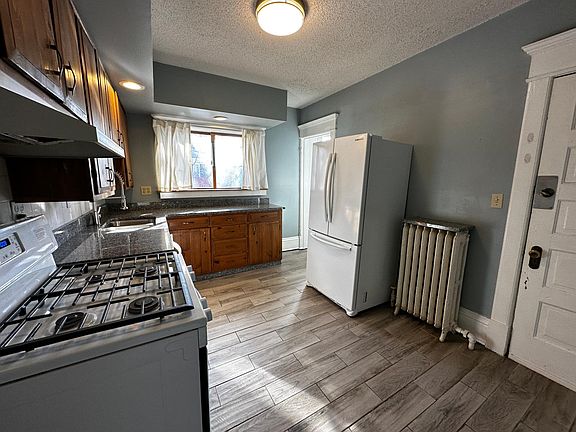 5th image of 428 Dayton Ave APT 2