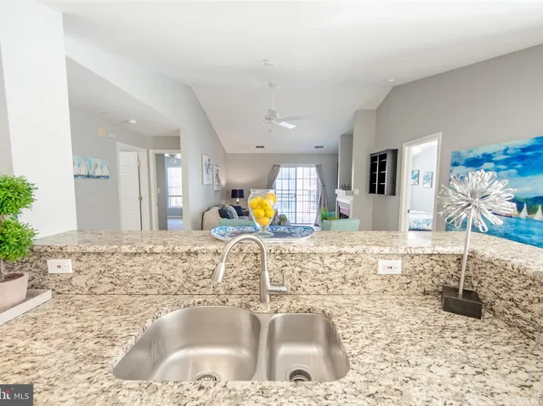 2020 Gov Thomas Bladen Way APT 304, Annapolis, MD 21401