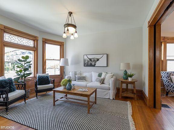 3rd image of 50 N Ashland Ave
