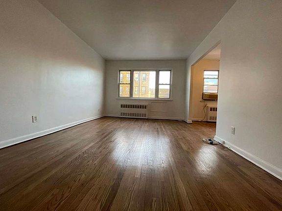 3rd image of 35-24 32nd St #3