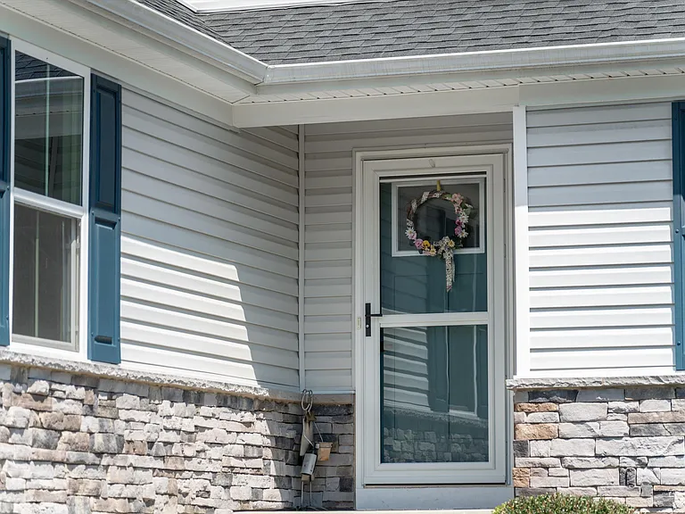 93 Archer Dr — Photo 8
