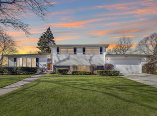 1300 N Western Ave, Park Ridge, IL 60068