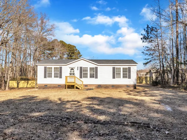 385 Eason Dr, Smithfield, NC 27577