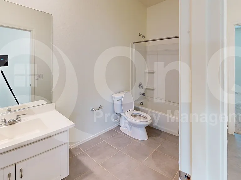 1108 S 5th St — Photo 14