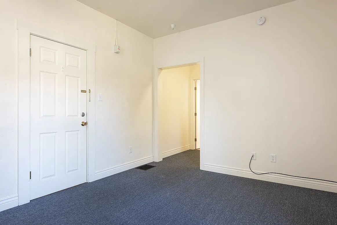 Studio, $1,950 — Photo 4