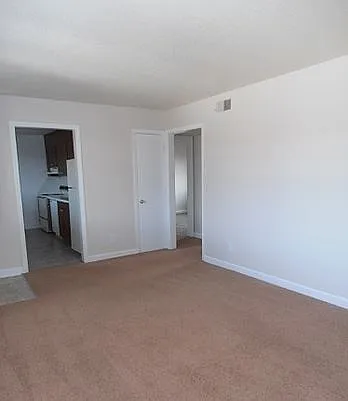 215-217 Ingram Rd — Photo 4