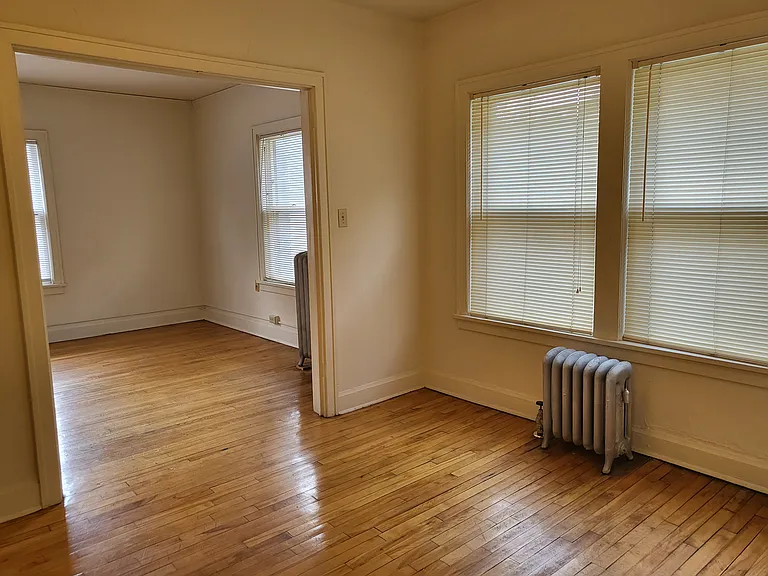 902 Grand Ave — Photo 18