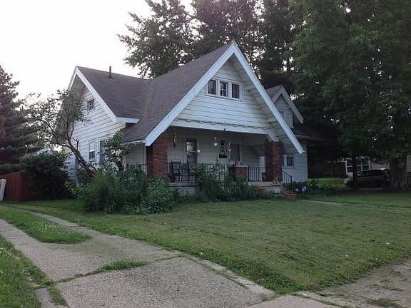 2nd image of 300 Sandhurst Dr