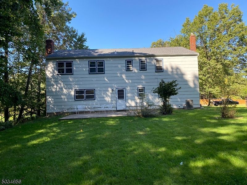 2nd image of 33 Manger Rd