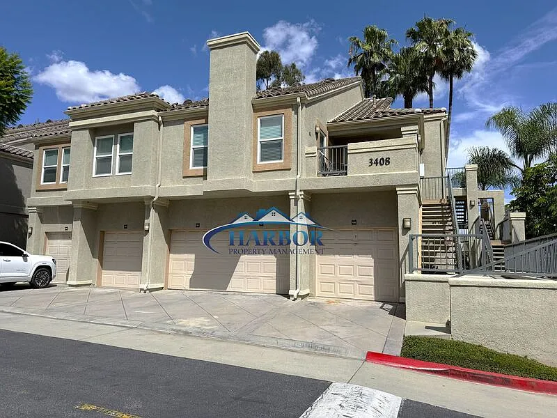 Building Photo - 3408 Hathaway Ave #104