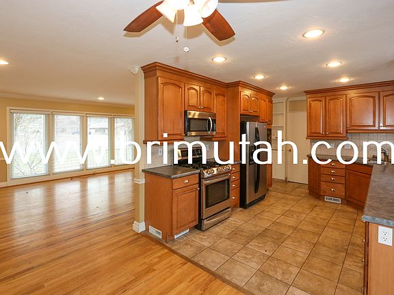 5th image of 1771 E Southmoor Dr