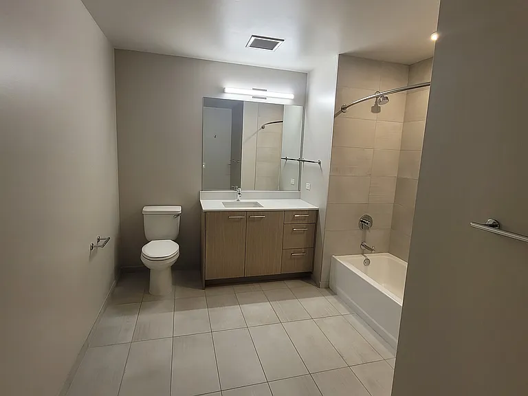 901 W Adams St #627 — Photo 9
