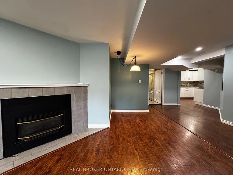 34 Engel Cres #A — Photo 7