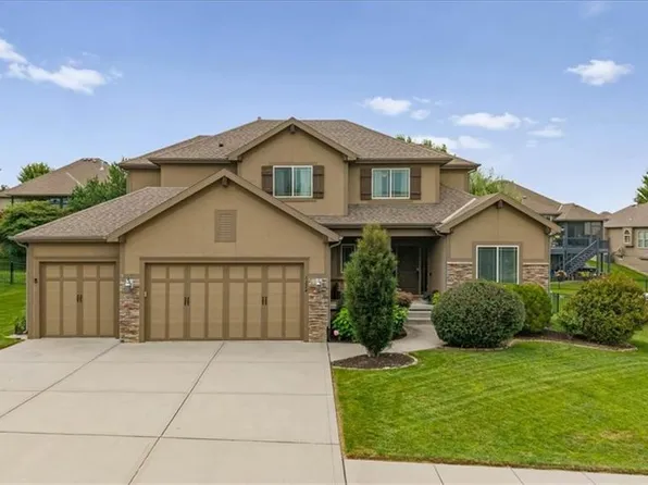 1224 Kingsland Cir, Raymore, MO 64083