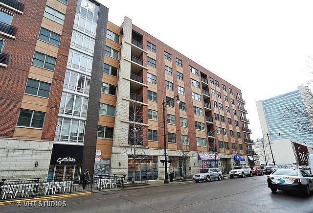 1st image of 873 N Larrabee St APT 211
