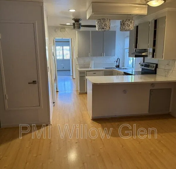 140 Belwood Ct — Photo 13