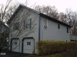 40 Cribbins Ave, Shelton, CT 06484