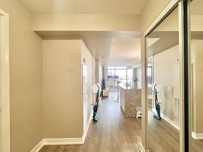 29 Singer Ct #710 — Photo 24