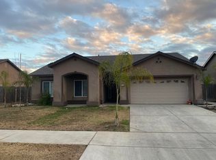 486 Cottonwood St, Lindsay, CA 93247