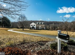 100 Rose Point Rd, Glenmoore, PA 19343