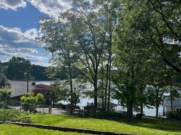 1033 Haw Ridge Rd, Piney Flats, TN 37686