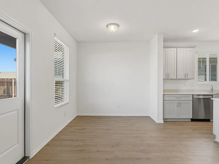 2524 Limerick Dr — Photo 6