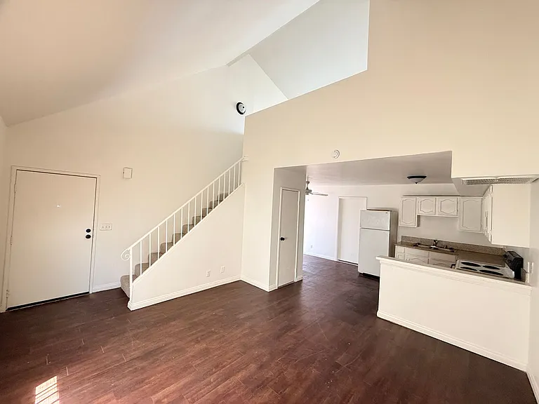 5165 Gray Ln #B — Photo 7