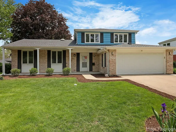 2349 Greenwood Rd, Glenview, IL 60026