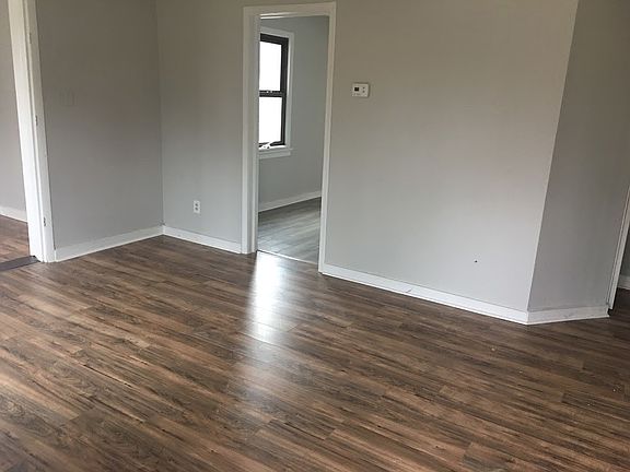 3rd image of 3109 Emporia St
