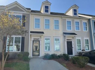 112 Village Place Dr, Mount Holly, NC 28120