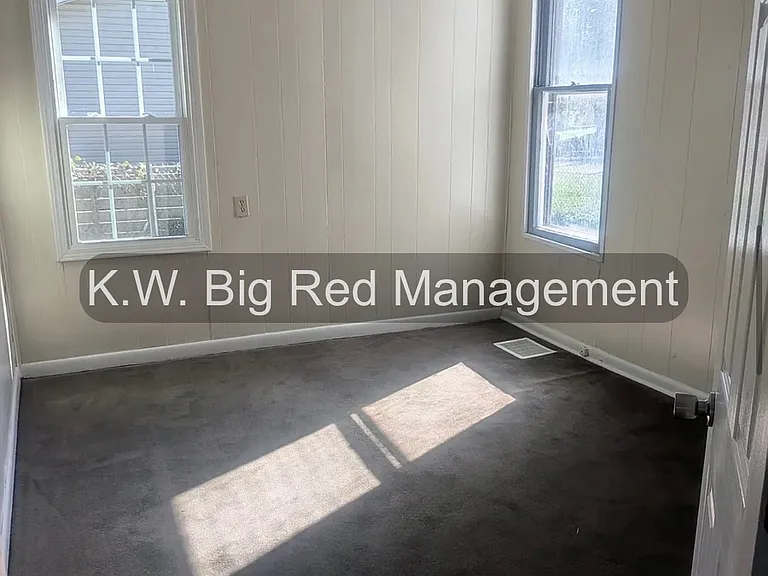 516 Sherley St — Photo 5