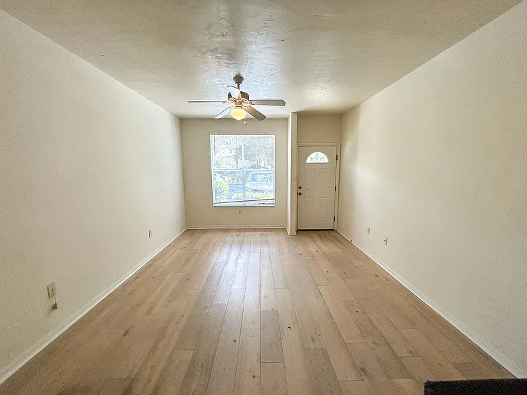 4415 SW 34th St #803 — Photo 4