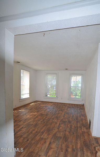 3rd image of 4 Fruit Street