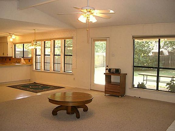 4th image of 6721 Greendale Ct