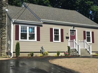 14 Macomber Ave, Dartmouth, MA 02747