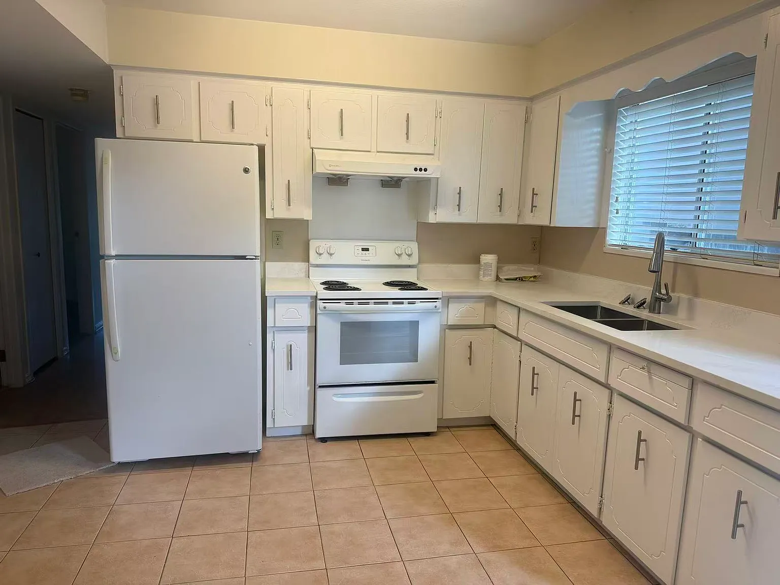 2866 Charles St photo 1