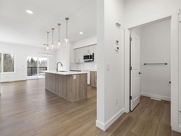 4th image of 4176 Kinglet Dr