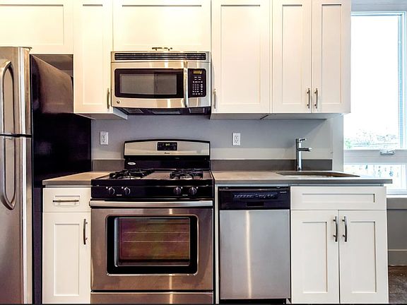 5th image of 230 Jefferson St #2R
