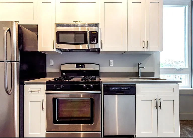230 Jefferson St #3L — Photo 3