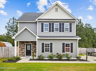 313 Mango Pl N, Hubert, NC 28539