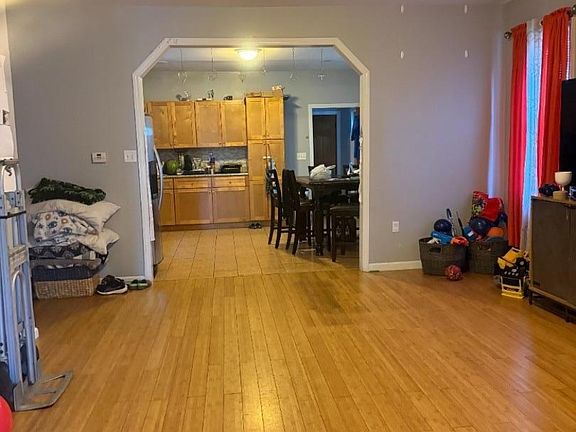 2nd image of 608 Adams Ave